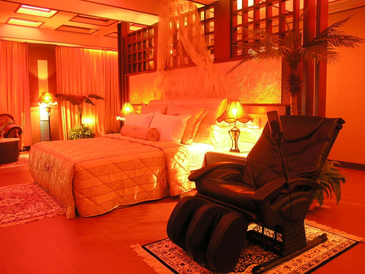 Daniel Spa Motel Pingzhen Bagian luar foto