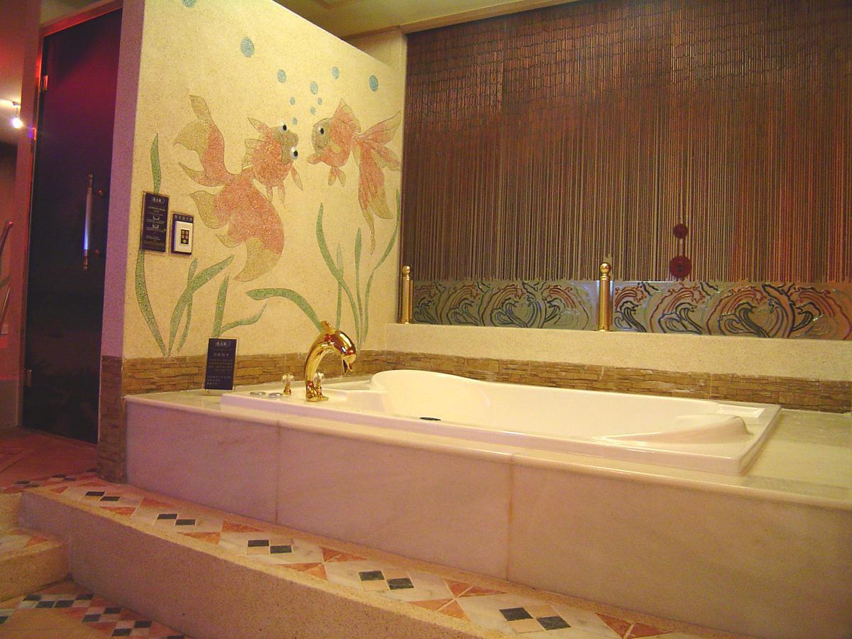 Daniel Spa Motel Pingzhen Bagian luar foto