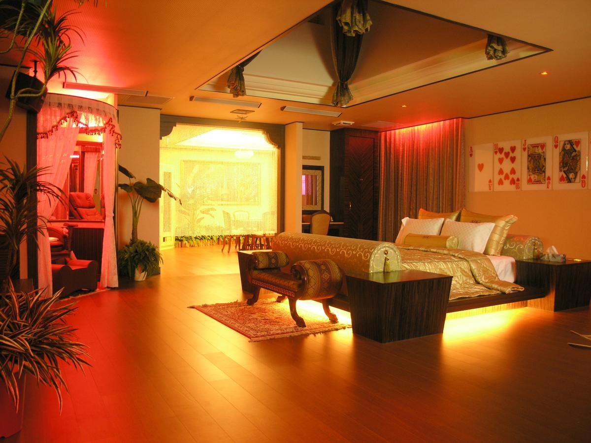 Daniel Spa Motel Pingzhen Bagian luar foto