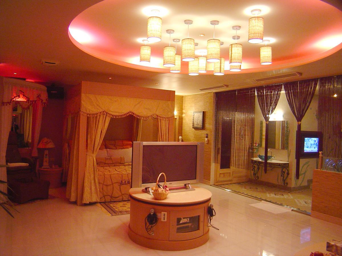 Daniel Spa Motel Pingzhen Bagian luar foto
