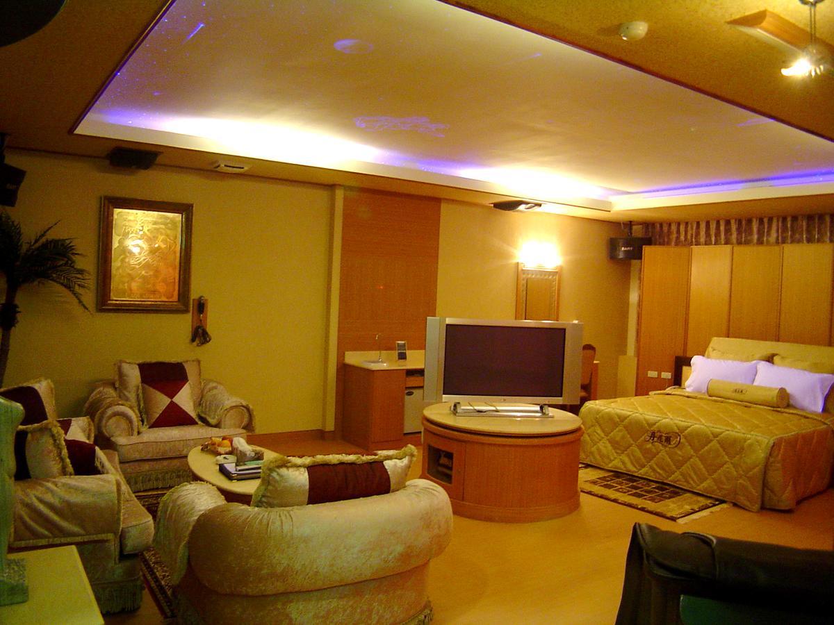 Daniel Spa Motel Pingzhen Bagian luar foto